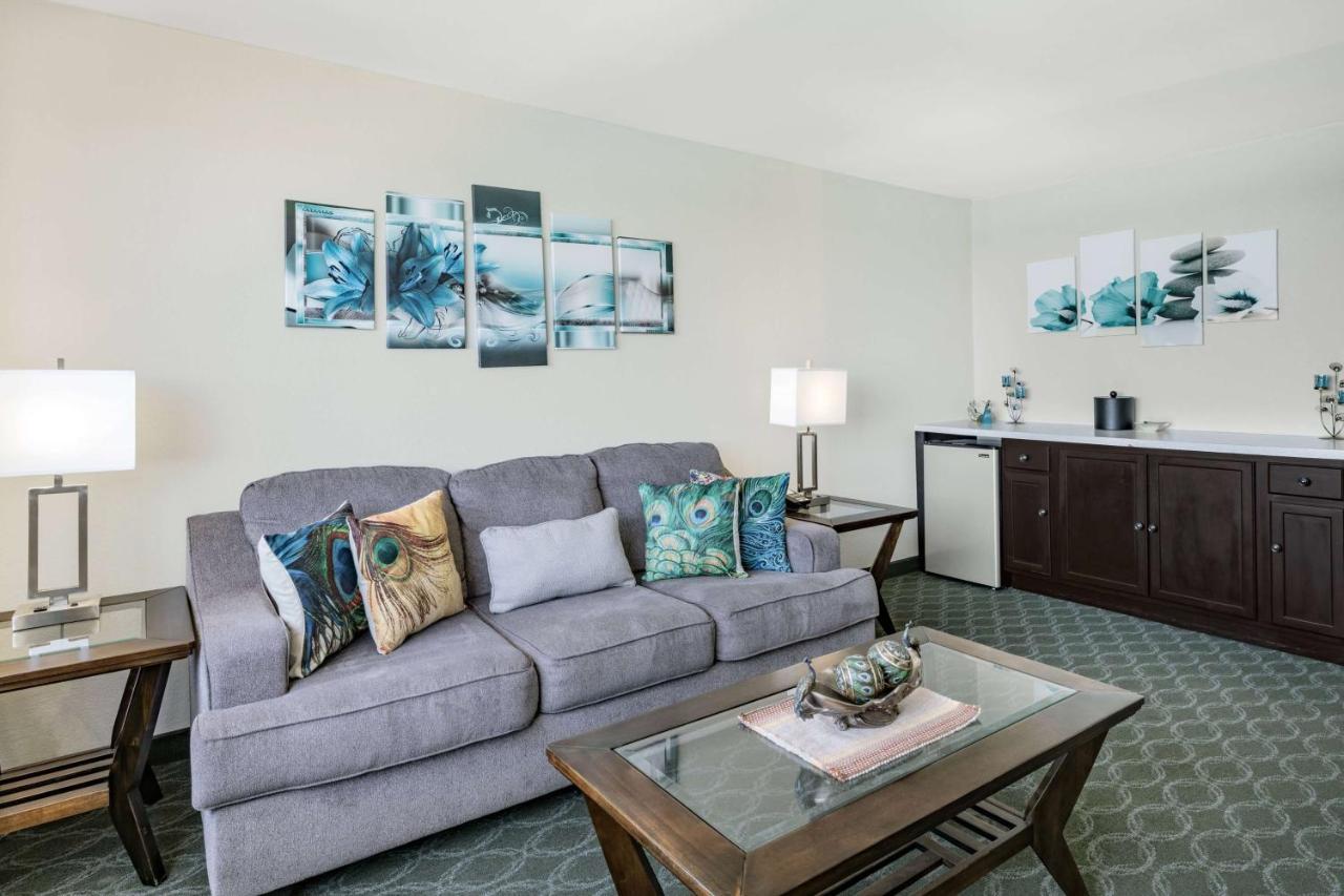 Wyndham Garden Kenosha Harborside Exterior foto