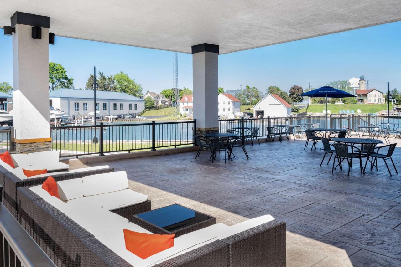 Wyndham Garden Kenosha Harborside Exterior foto