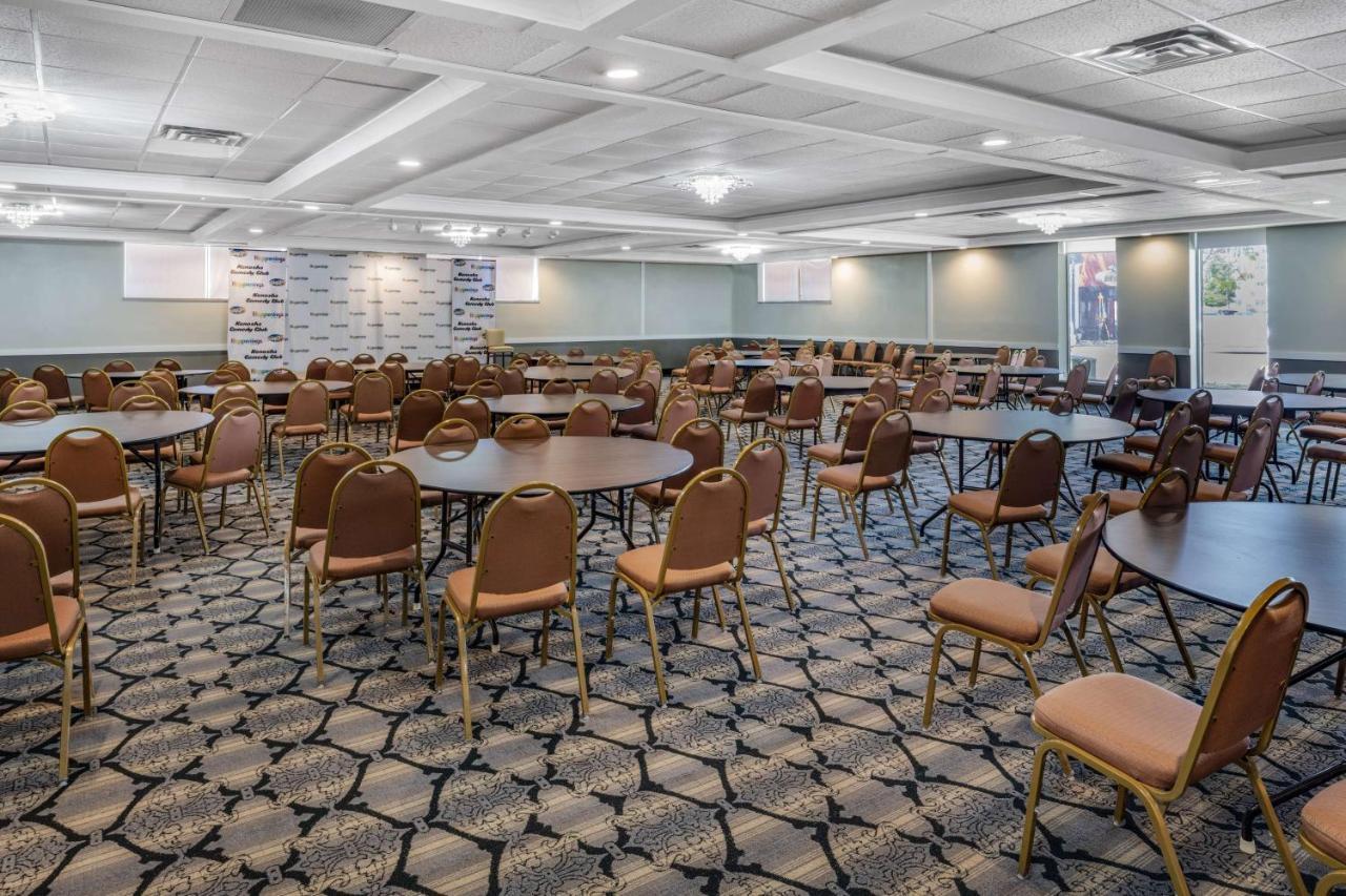 Wyndham Garden Kenosha Harborside Exterior foto