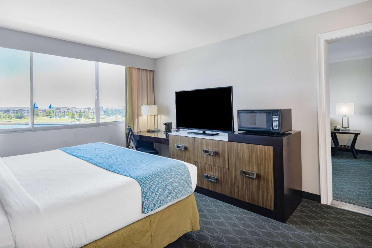Wyndham Garden Kenosha Harborside Exterior foto