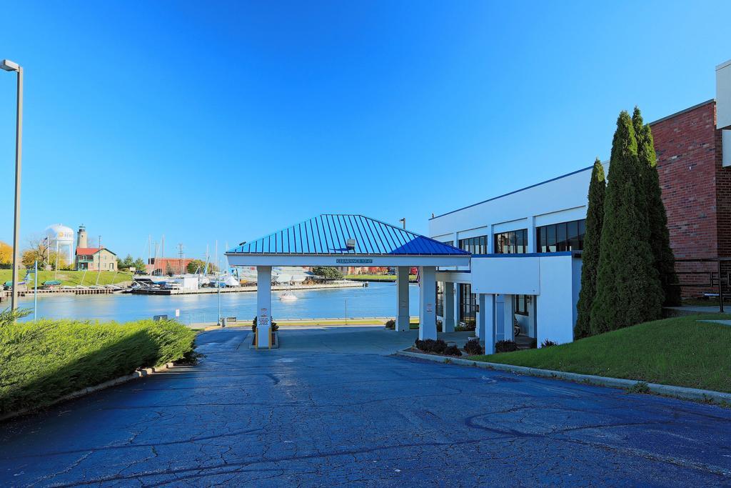 Wyndham Garden Kenosha Harborside Exterior foto