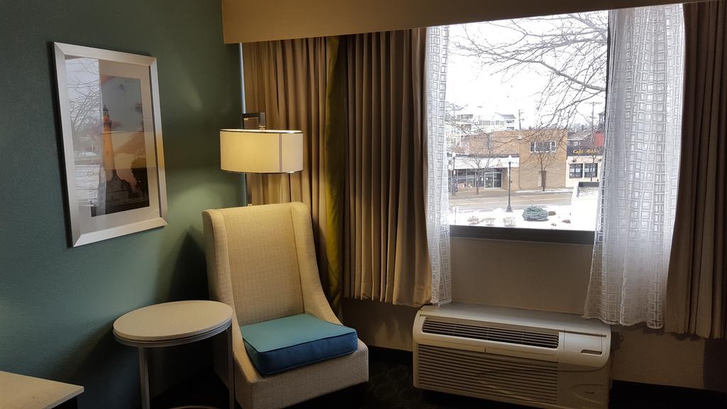 Wyndham Garden Kenosha Harborside Exterior foto
