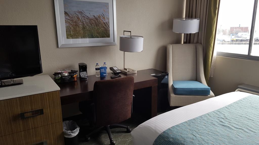 Wyndham Garden Kenosha Harborside Exterior foto